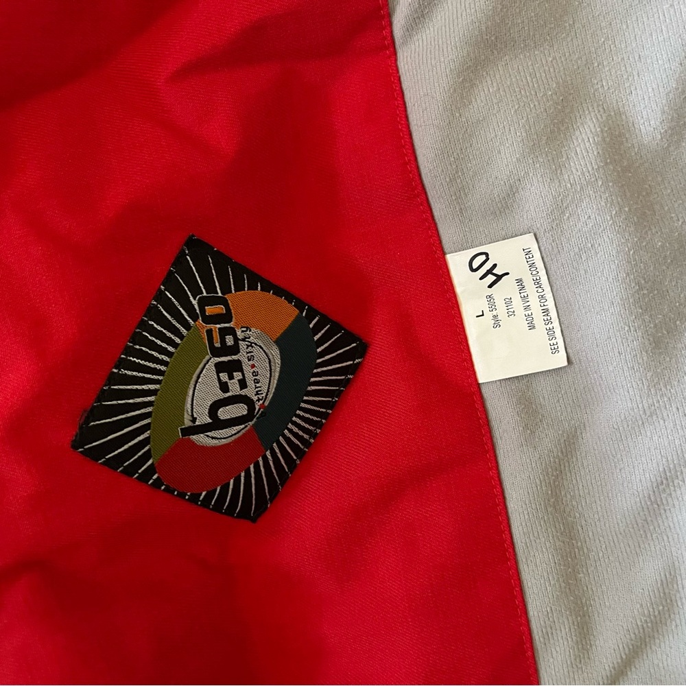 Red ski jacket - Picture 3 of 7